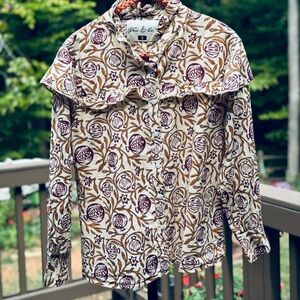 Fox & Hen ~  women's blouse with a somearanate print. size S